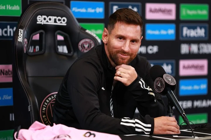 La IA hizo que Messi diera una conferencia de prensa en inglés y se hizo viral