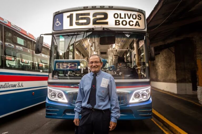 ¿Quién es el colectivero de la línea 152 que se hizo viral?